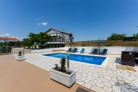 Villa Luka Donje Rastane Bagian luar foto